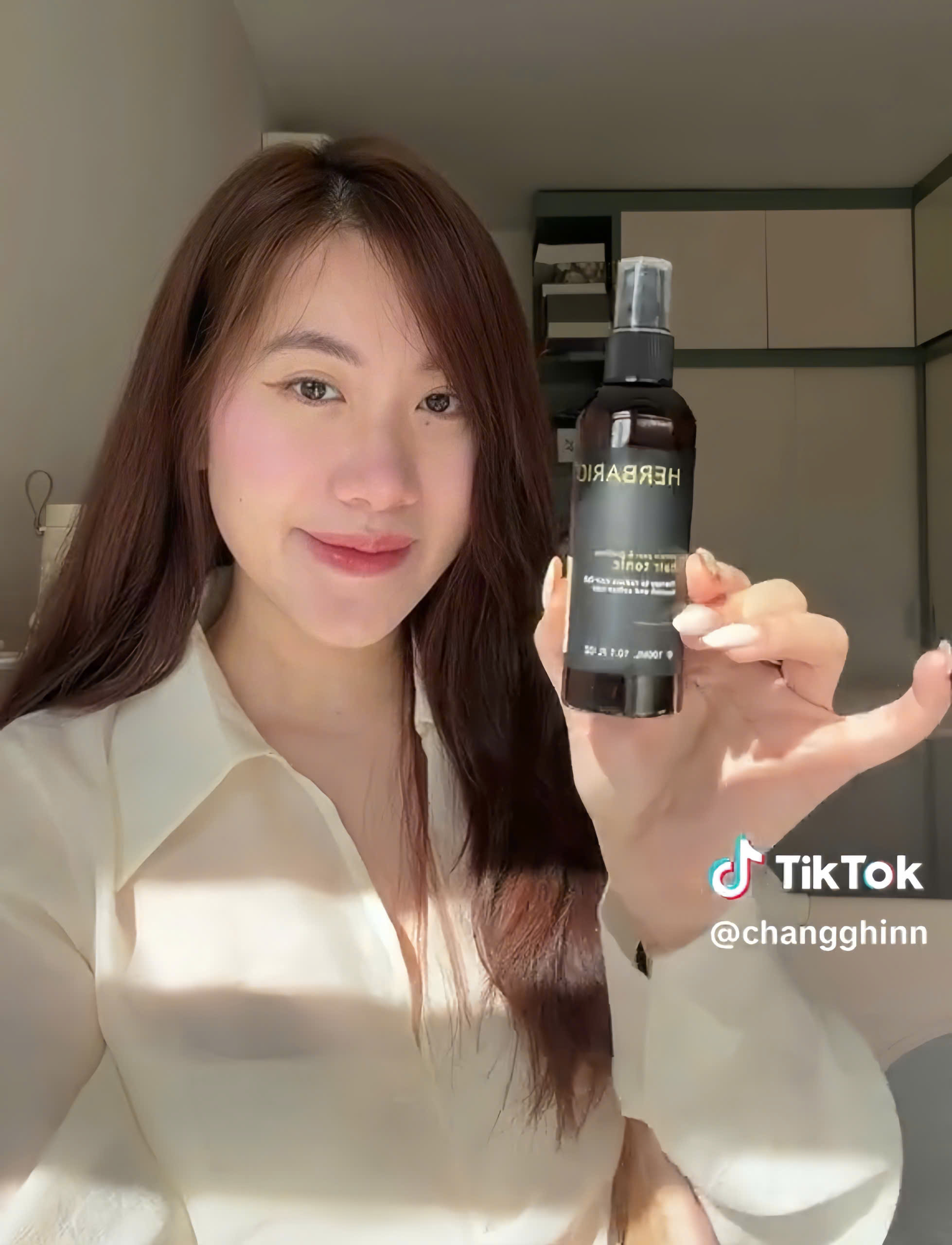 Review Lê Hoàng Anh