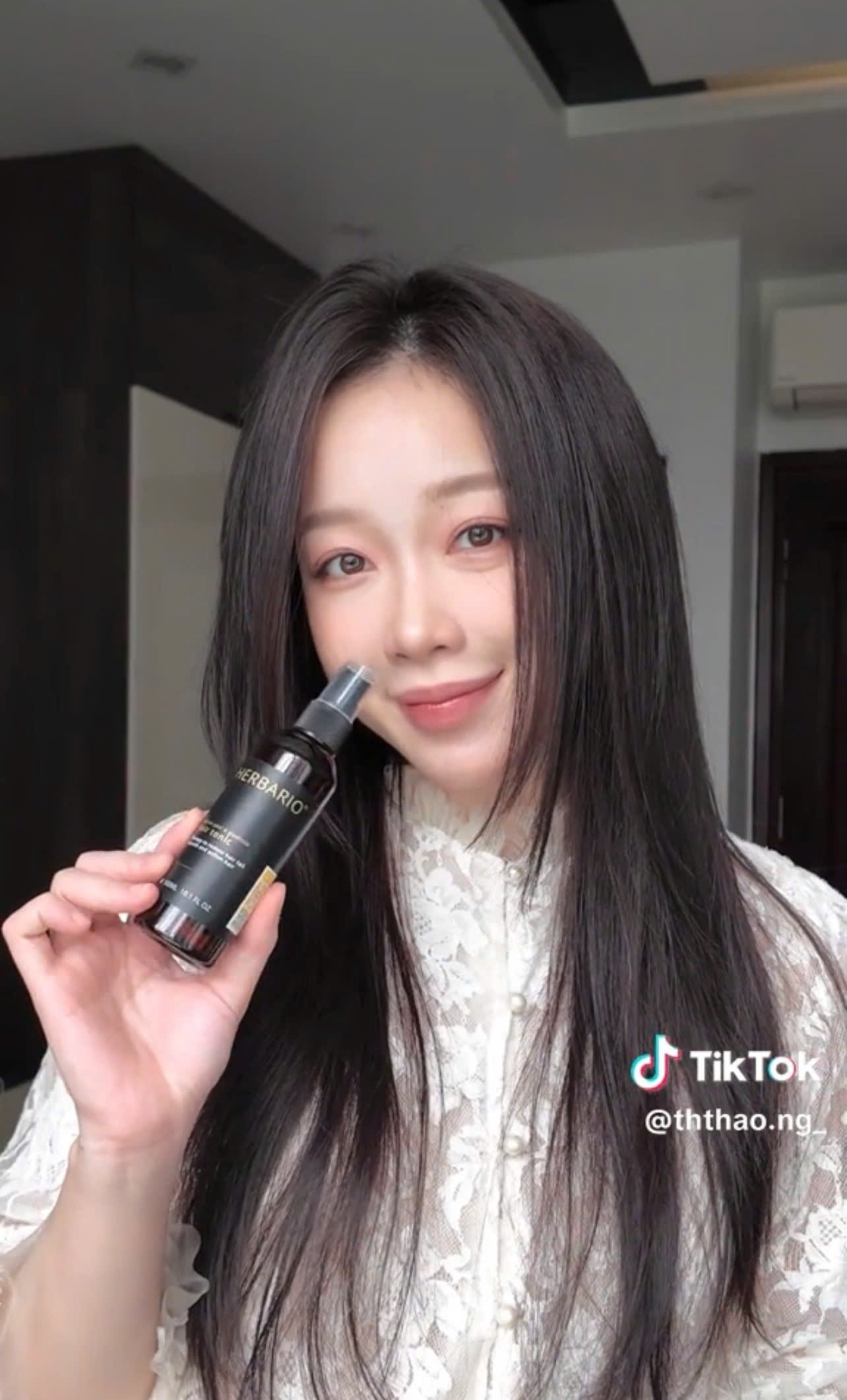 Review Hoàng Yến
